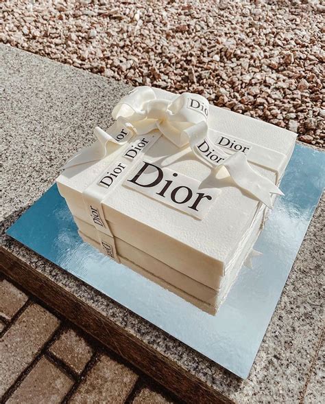 birthday dior cake designs|Unique Birthday Cake Ideas with a Dior Theme .